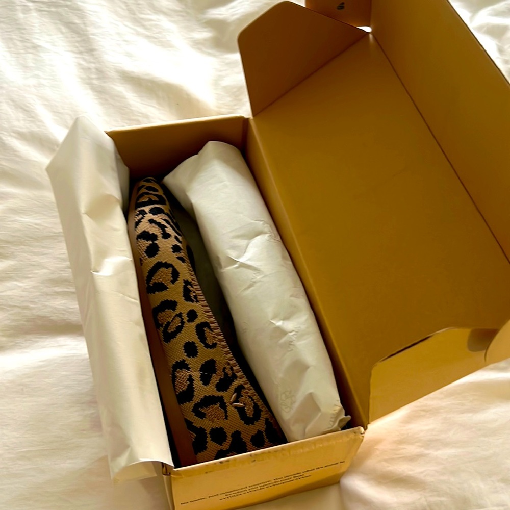 Vivaia New Leopard Flats Size 6.5